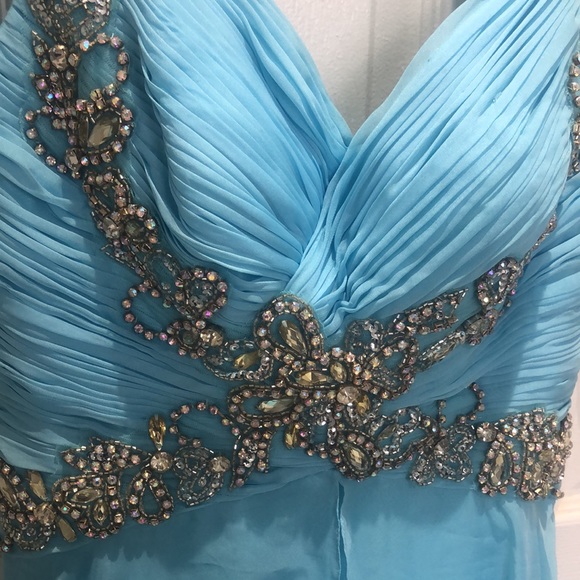 Beautiful light blue prom/formal gown - Picture 8 of 9